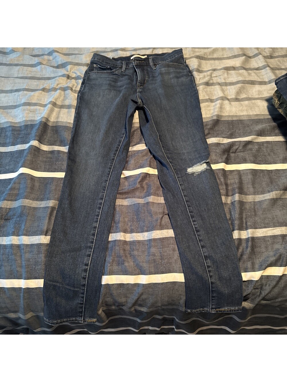Women's Levi skinny jeans sz 29